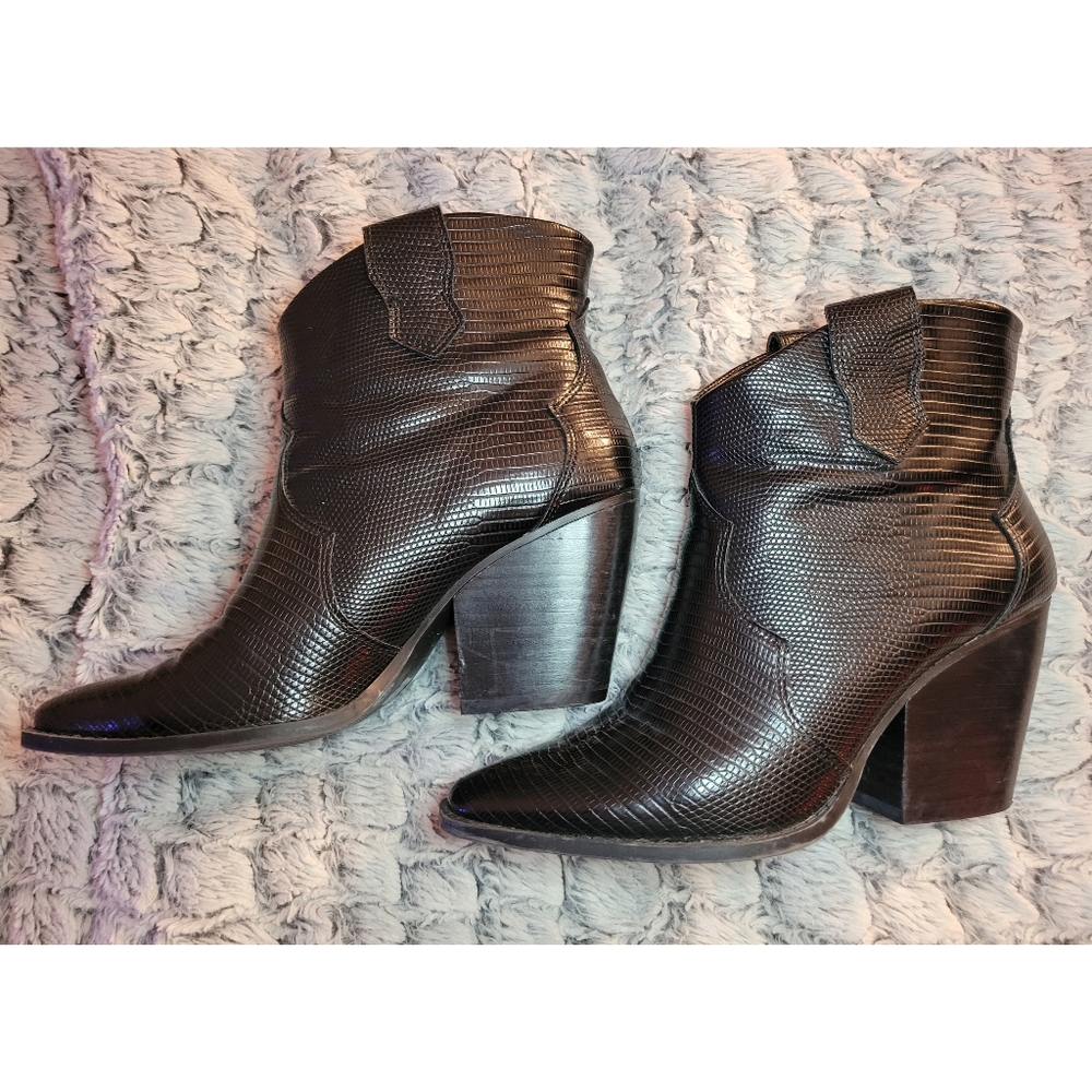 Chinese Laundry Bonnie Ankle Boots, size 8